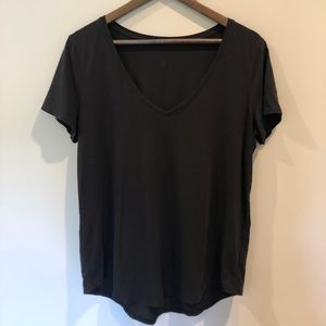 Black Lululemon short sleeve tee